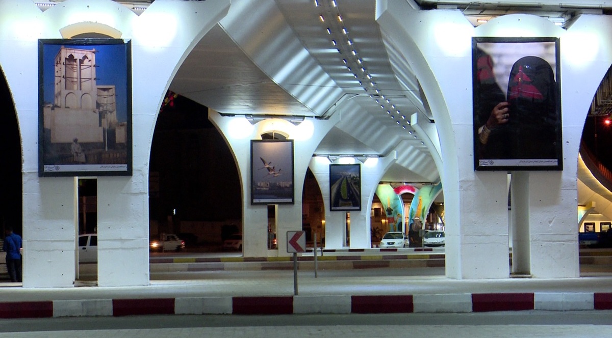 گالری عکس و نقاشی‌های دیواری زیر پل شهدای غواص واقع در سه راه جهانبار بندرعباس گشایش یافت.
