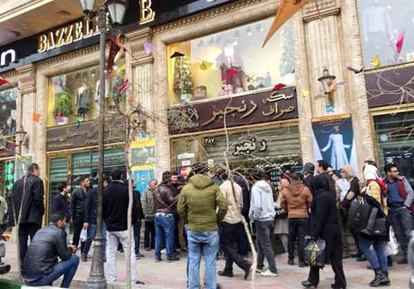 روند افزایشی فقر و شکاف طبقاتی در جامعه | هزینههای کمرشکن مسکن و درمان | افزایش نارضایتیها در سال آینده   روند افزایشی فقر و شکاف طبقاتی در جامعه | هزینههای کمرشکن مسکن و درمان | افزایش نارضایتیها در سال آینده