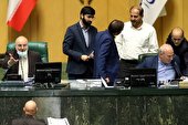 دولت در برابر مصوبه حقوق‌ های نجومی ایستاد | عقب نشینی مجلس از مصوبه مشکوک