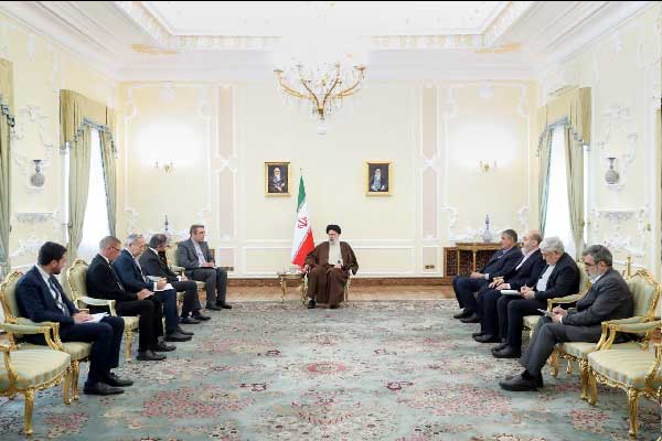 چرا علی باقری در مذاکرات با مدیرکل آژانس بینالمللی انرژی اتمی حضور نداشت؟ چرا علی باقری در مذاکرات با مدیرکل آژانس بینالمللی انرژی اتمی حضور نداشت؟