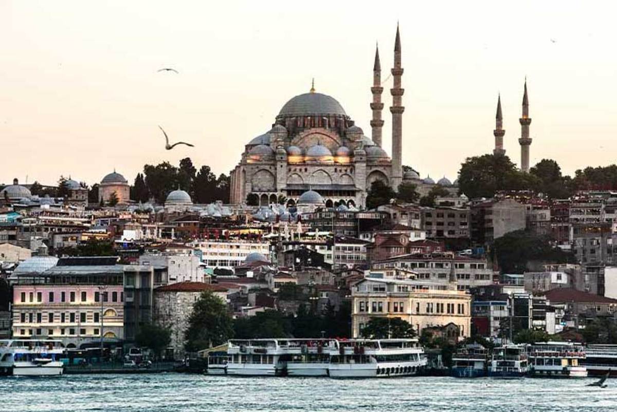 استانبول بزرگترین شهر ترکیه است. شهری چند هزار ساله که رد پای فرهنگ و اصالت را در همه جای آن می‌توان دید.