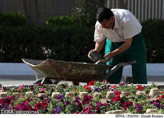 آماده سازی بجنورد برای نوروز با کاشت ۵۰۰ هزار گلدان گل