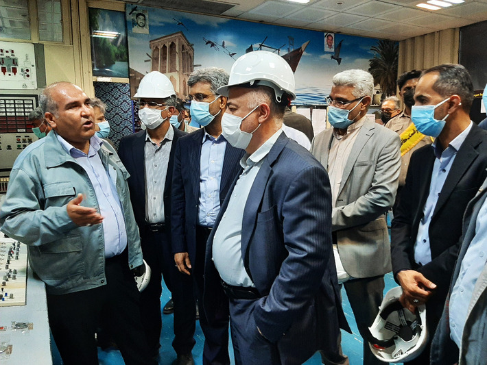 معاون وزیرنیرو در امور برق و انرژی در بازدید از نیروگاه بندرعباس از پیشرفت 90درصدی روند تعمیرات واحدها ابراز رضایت کرد.