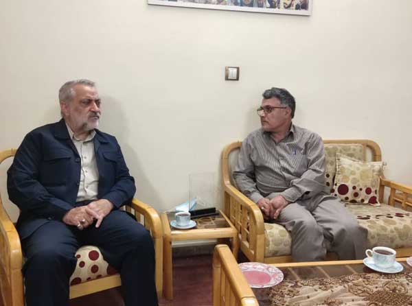 حضور سخنگوی ارشد نیروهای مسلح در دفتر برنامه «از آسمان» شبکه دو حضور سخنگوی ارشد نیروهای مسلح در دفتر برنامه «از آسمان» شبکه دو