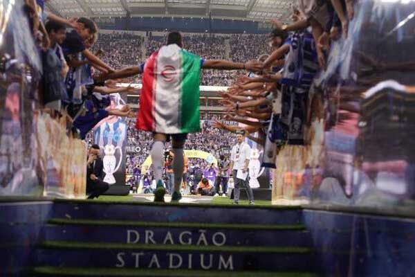 عکس | گفتگوی خواندنی با طارمی بعد از قهرمانی با پورتو عکس | گفتگوی خواندنی با طارمی بعد از قهرمانی با پورتو