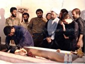 بهمن امیری مقدم بر بالین شهید پادیده + تصاویر