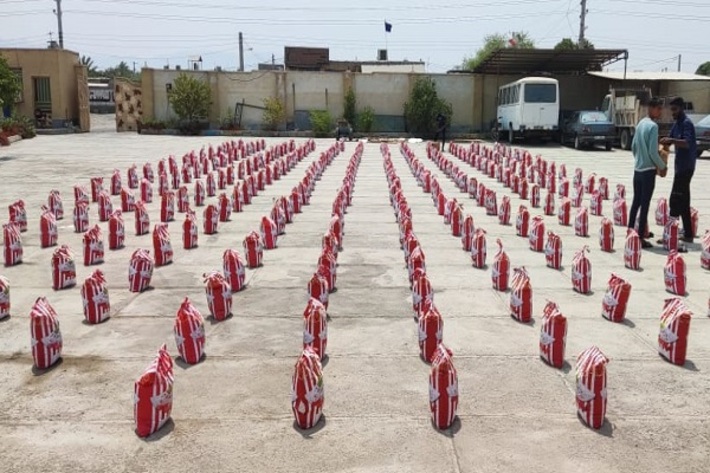 1000 بسته غذایی بین مددجویان کمیته امداد رودان در دهه کرامت توزیع شد