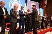 اهدای تندیس جشنواره تجلیل از خیرین و واقفین دانشگاه تهران به گلرنگ