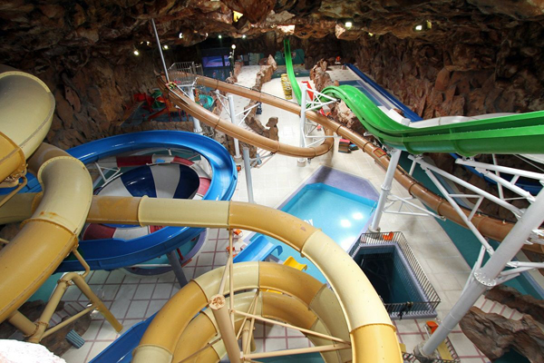 معرفی بزرگترین پارک آبی طبقاتی جهان توسط استخر بلیط معرفی بزرگترین پارک آبی طبقاتی جهان توسط استخر بلیط