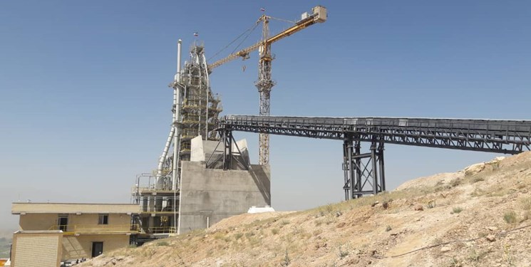 کارخانه دولومیت کلسینه نهاوند با حضور وزیر کار افتتاح شد