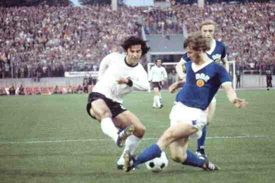 عکس | آلمان شرقی برنده سیاسیترین جدال ۲ برادر عکس | آلمان شرقی برنده سیاسیترین جدال ۲ برادر