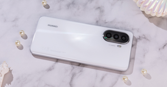 گوشی نوا Y70 هوآوی را فقط هفتهای دوبار شارژ کنید گوشی نوا Y70 هوآوی را فقط هفتهای دوبار شارژ کنید