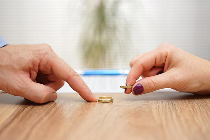 طلاق یکی از مواردی است که ممکن است در خانواده ها اتفاق بیفتد و زوجین و فرزندان آنها با چالش های زیادی روبرو شوند.