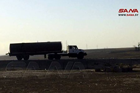 ببینید | همچنان نفت‌ دزدی آمریکا در سوریه