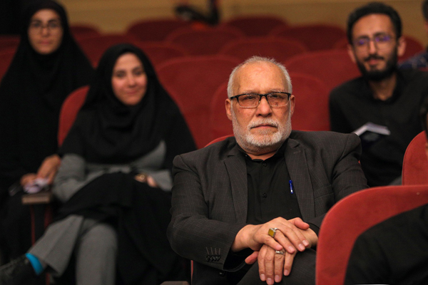 در شعر آیینی به آمیزهای از حماسه، ماتم، توحید، اخلاق، فداکاری و ایثار از فرهنگ عاشورایی نیاز داریم در شعر آیینی به آمیزهای از حماسه، ماتم، توحید، اخلاق، فداکاری و ایثار از فرهنگ عاشورایی نیاز داریم