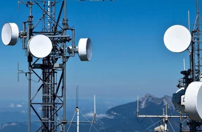 معاونت شبکه مخابرات منطقه هرمزگان از ایجاد مسیرهای جایگزین فیبرنوری جهت جلوگیری از قطعی ارتباط در شهرستان حاجی آباد خبر داد.