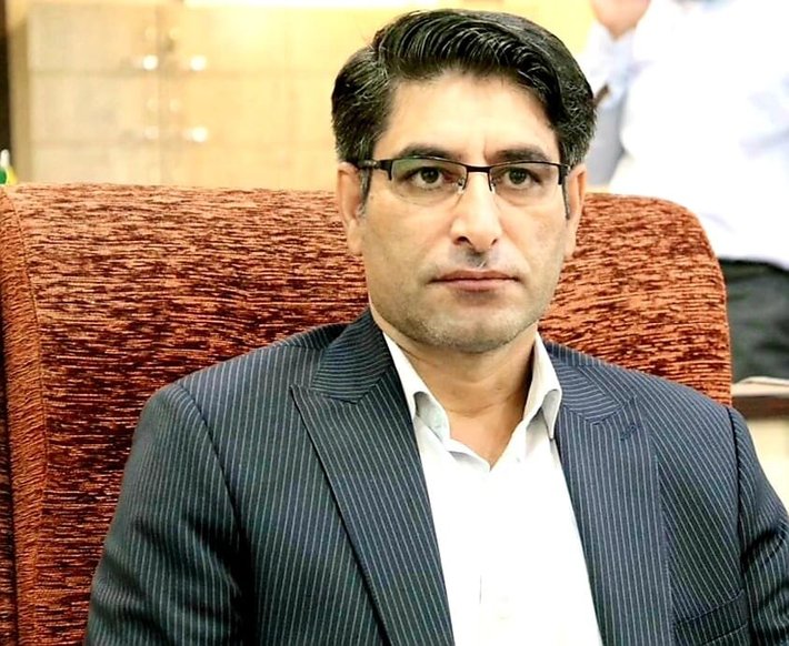 خرم آباد- جام جم آنلاین-شهردار خرم‌آباد گفت: برای مشکلات و معضلات در سطح شهر نیروی انتظامی همواره پای کار بوده و یک پشتوانه محکمی برای شهرداری محسوب می شود