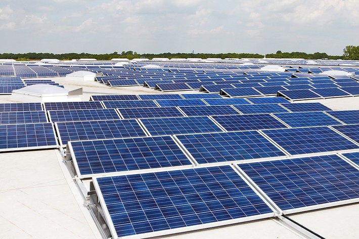 امسال ۱۱۰ هزار سامانه خورشیدی ۵ کیلو واتی قرار است در کشور راه اندازی شود که سهم استان زنجان ۳ هزار سامانه است.