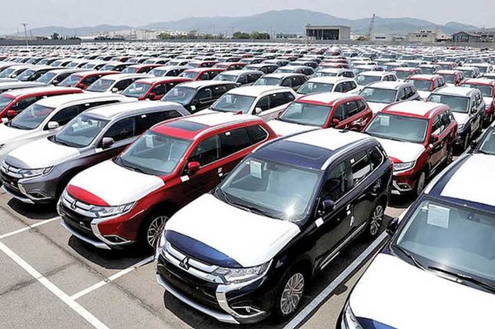 سخنگوی وزارت صنعت، معدن و تجارت گفت: اگر تمام شرایط واردات خودرو به خوبی انجام شود این خودرو ها در آذرماه وارد بازار کشور می شود.