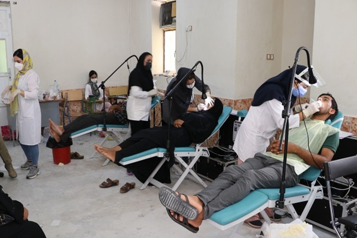 توسط گروه جهادی قرارگاه مردم با حضور در بخش شیبکوه شهرستان بندرلنگه( بندر چارک ) به نیازمندان این منطقه خدمات رایگان پزشکی و دندانپزشکی تخصصی ارائه شد.