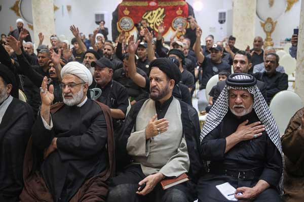 ۵۰ موکب دار عراقی تجلیل شدند | نواب: کاری که شما می‌کنید در تاریخ بی‌نظیر است