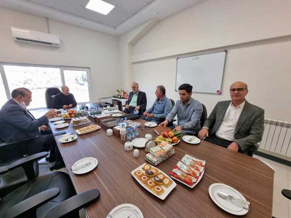 بازگشتم تا خاطرهای خوش به یادگار بگذارم بازگشتم تا خاطرهای خوش به یادگار بگذارم