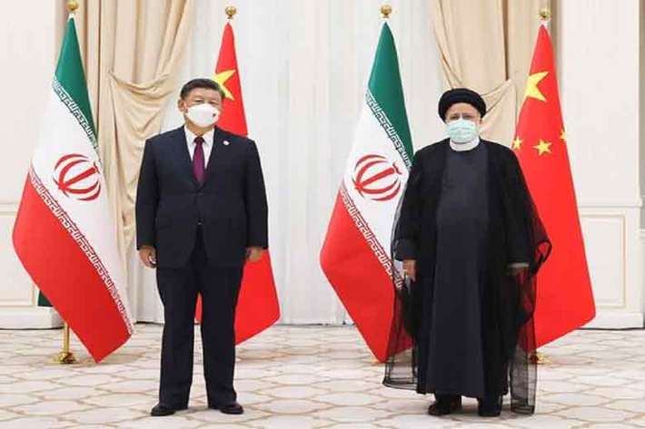 رئیس جمهور چین در دیدار با همتای ایرانی خود ضمن ابراز خشنودی از پیوستن تهران به سازمان همکاری شانگهای گفت، پکن از ایران در حفظ حاکمیت ملی خود حمایت می‌کند.