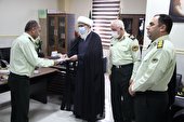 بازدید آیت الله صفایی بوشهری از اداره گذرنامه و تقدیر از کارکنان