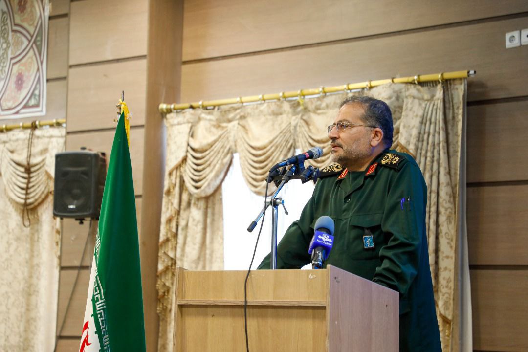 تجلیل از خادمان و عوامل اجرائی کنگره 10 هزار نفری شهداء جامعه عشایری تجلیل از خادمان و عوامل اجرائی کنگره 10 هزار نفری شهداء جامعه عشایری