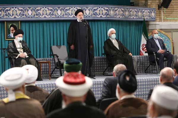 ایستادیم و پیش رفتیم؛ غلط می کند کسی فکر کندن درخت تناور جمهوری اسلامی را هم بکند