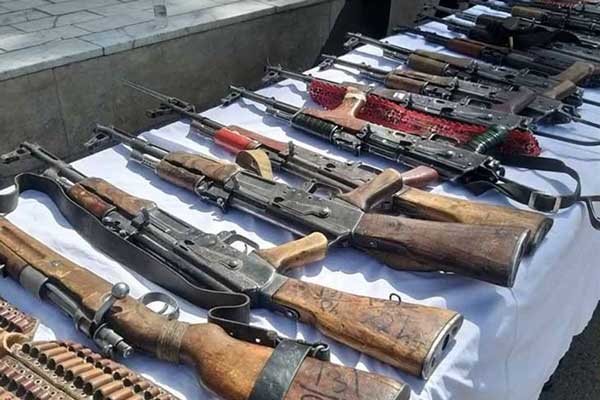 عکس | کشف ۱۱۷ قبضه سلاح در سیستان و بلوچستان پس از جمعه سیاه عکس | کشف ۱۱۷ قبضه سلاح در سیستان و بلوچستان پس از جمعه سیاه
