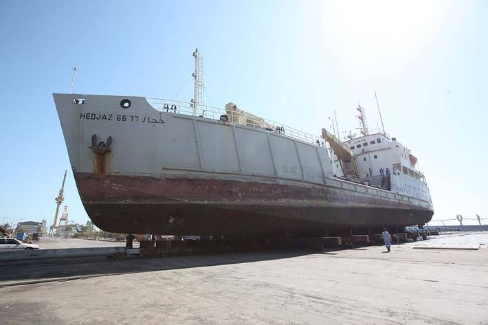 چهار شناور بزرگ برای تعمیرات اساسی و دوره‌ای به مجتمع کشتی سازی و صنایع فراساحل ایران در بندرعباس منتقل شده اند.