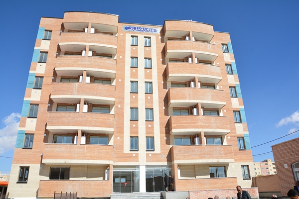 افتتاح و بهره برداری از پروژه 24 واحدی خیرین مسکن ساز شهرستان بروجن با اعتباری بالغ بر 40 میلیارد تومان افتتاح و بهره برداری از پروژه 24 واحدی خیرین مسکن ساز شهرستان بروجن با اعتباری بالغ بر 40 میلیارد تومان