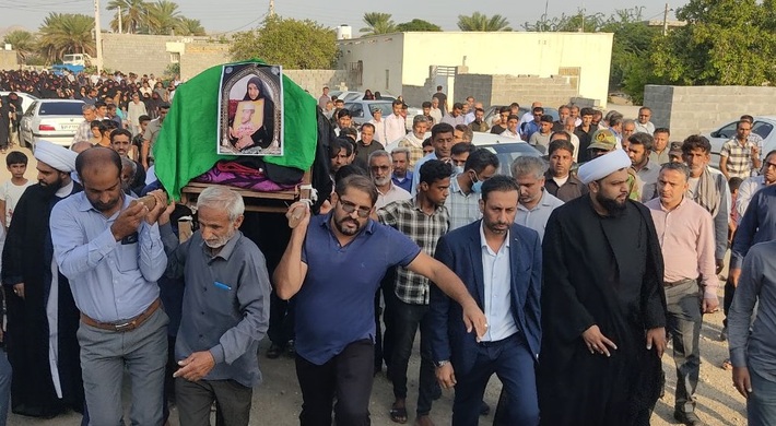 مادر شهید حسن علیدادی از شهدای دفاع مقدس سیریک ساعتی پیش در زادگاهش روستای شهید مردان سیریک تشییع و به خاک سپرده شد.