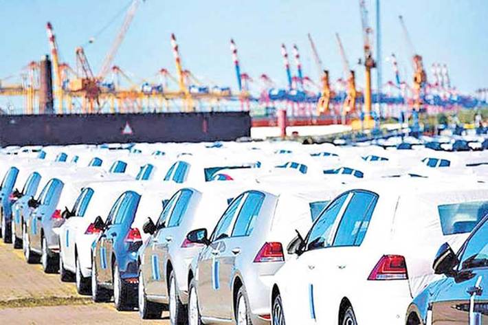 طبق نامه نگاری های انجام شده در وزارت صمت، واردات خودرو با اعلام اسامی شرکت های واردکننده در مرحله نخست رسما کلید خورد.