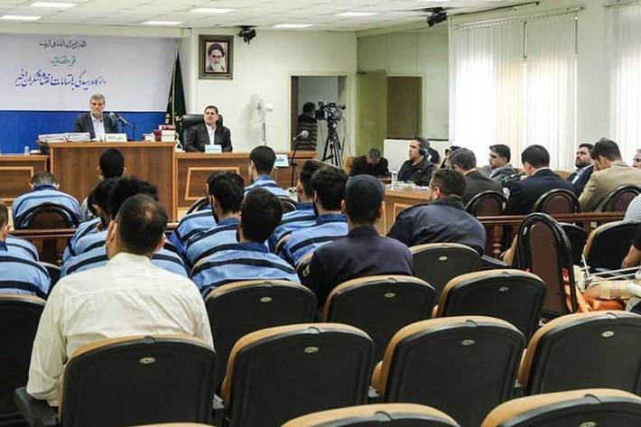 امروز اولین جلسه دادگاه رسیدگی به پرونده تعدادی از متهمان اغتشاشات اخیر در دادگاه عمومی و انقلاب تهران از صبح آغاز شده است.