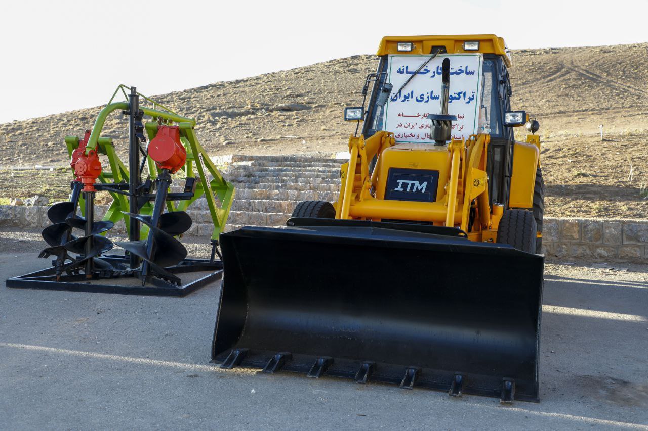 افتتاح پنجمين نمايشگاه جامع صنعت کشاورزي در محل نمایشگاه دائمی و بین الملل استان افتتاح پنجمين نمايشگاه جامع صنعت کشاورزي در محل نمایشگاه دائمی و بین الملل استان