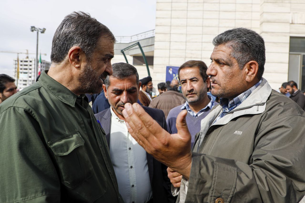 تا زمانیکه روحیه و تفکر بسیج در جامعه حاکم است دشمن هیچ غلطی نخواهد کرد تا زمانیکه روحیه و تفکر بسیج در جامعه حاکم است دشمن هیچ غلطی نخواهد کرد