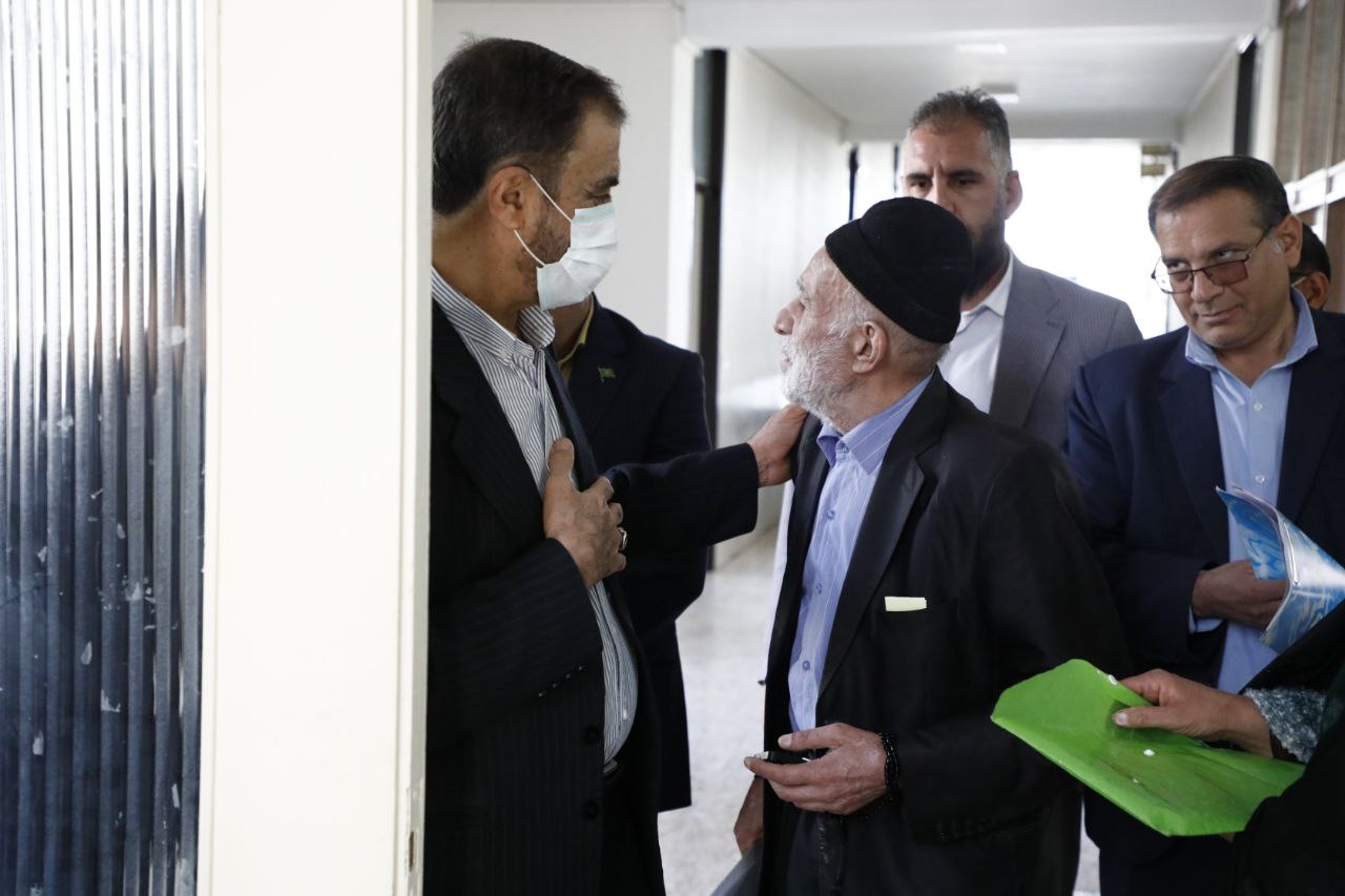 بازديد غیر مترقبه و سرزده استاندار چهار محال و بختیاری از معاونت های 4 گانه استانداری بازديد غیر مترقبه و سرزده استاندار چهار محال و بختیاری از معاونت های 4 گانه استانداری