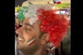 ببینید | شور و اشتیاق هواداران ایرانی قبل از شروع مسابقه ایران و آمریکا پشت در ورزشگاه الثمامه‌ ‌