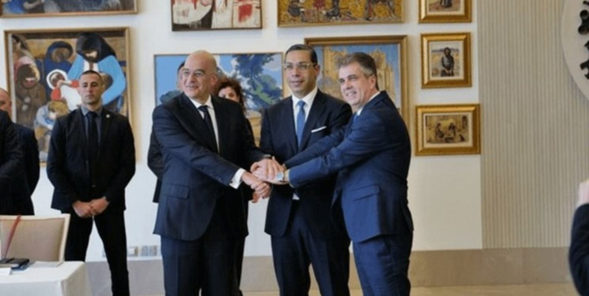 وزیر امور خارجه رژیم صهیونیستی طی سفر به قبرس و در دیدار با همتایان یونانی و قبرسی ادعاهای ضدایرانی صهیونیست‌ها را تکرار کرد.