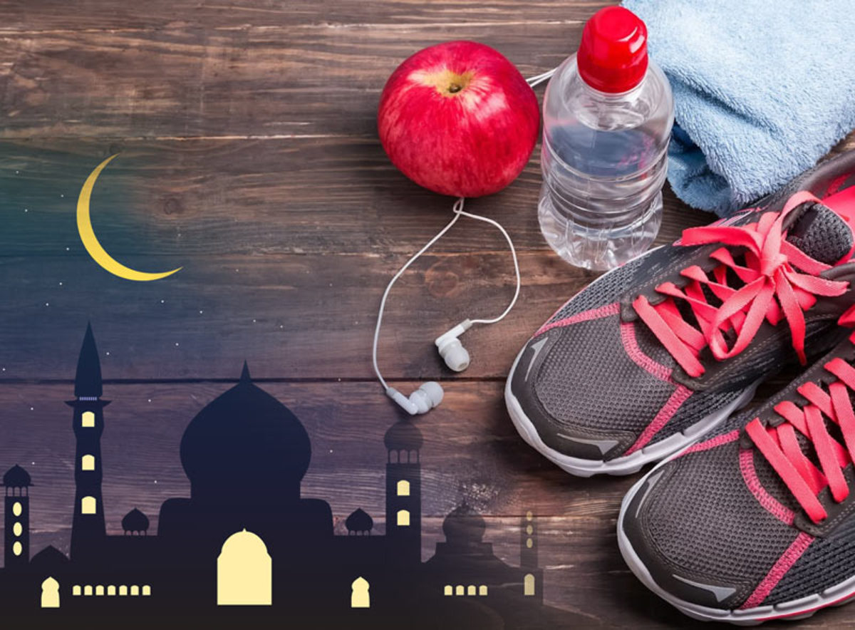ماه پربرکت رمضان و روزه‌داری نباید شما را از تحرک باز دارد. با وجود این که حفظ انرژی در طول مدت روزه‌داری برای حفظ سلامت بدن بسیار مهم است اما انجام حرکات ورزشی در حد معقول می‌تواند به بهبود شرایط بدن، افزایش تاب‌آوری در مدت روزه‌داری و تقویت سیستم ایمنی در برابر عفونت‌ها کمک شایانی کند.