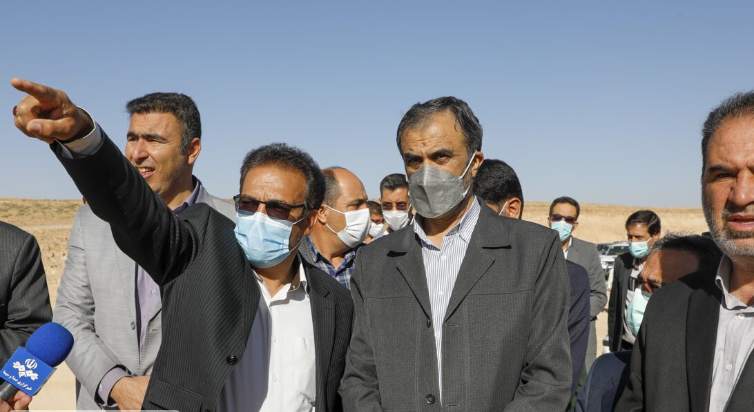 قفل فرماندار بر درب اداره ورزش و جوانان شهرستان بروجن قفل فرماندار بر درب اداره ورزش و جوانان شهرستان بروجن