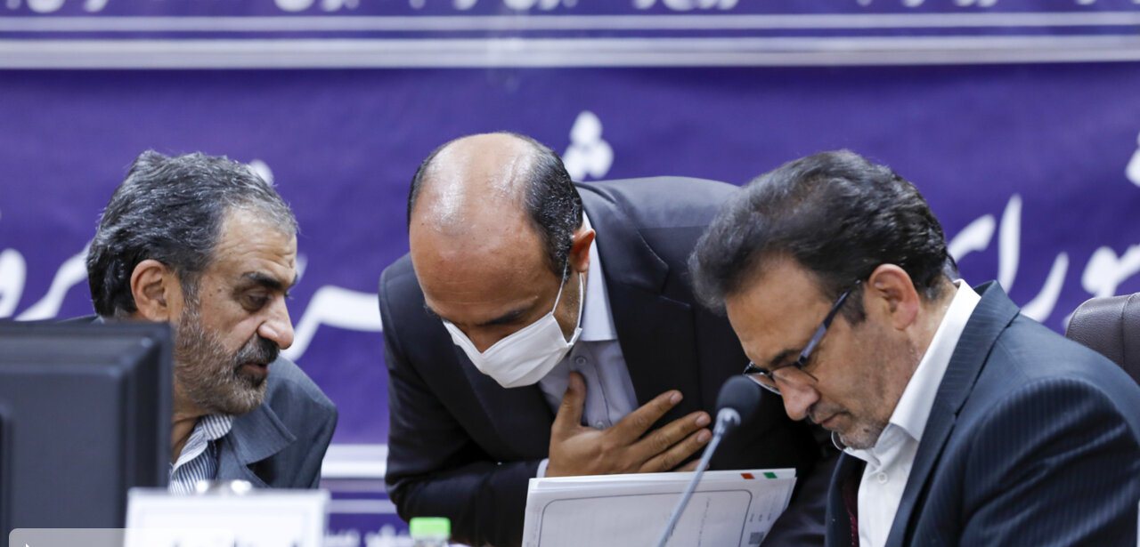 قفل فرماندار بر درب اداره ورزش و جوانان شهرستان بروجن قفل فرماندار بر درب اداره ورزش و جوانان شهرستان بروجن