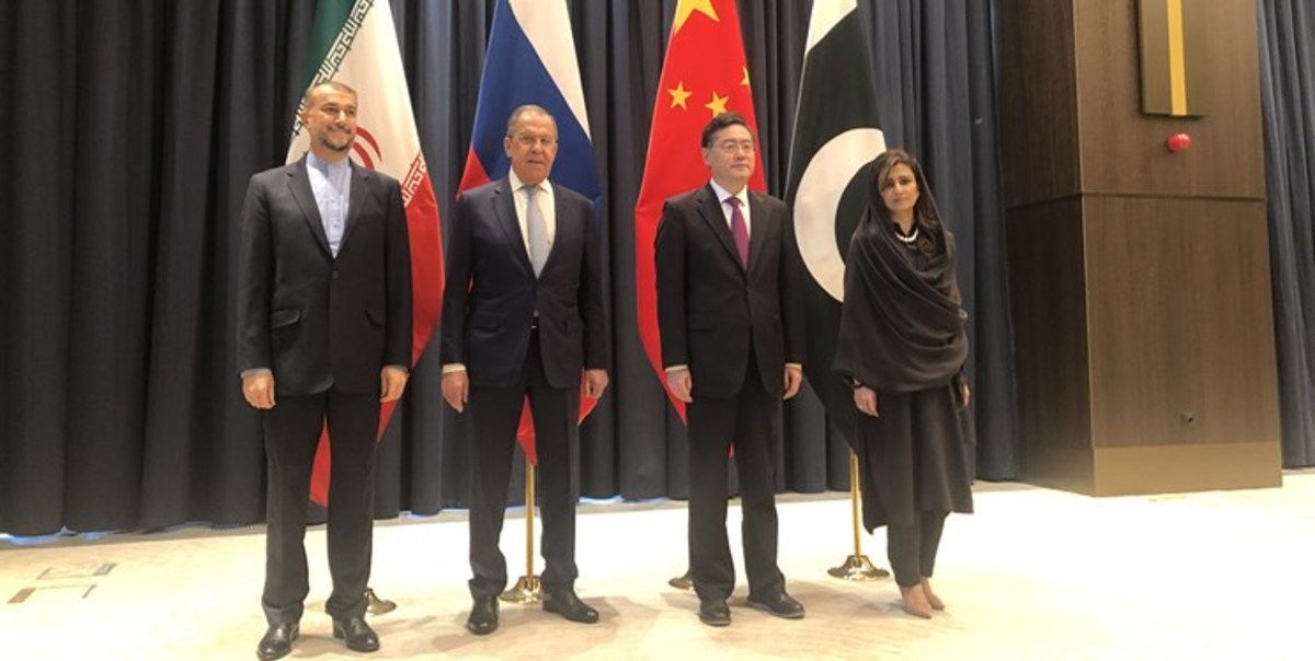 دومین نشست چهارجانبه ایران، روسیه، چین و پاکستان درباره افغانستان در سمرقند و در حاشیه چهارمین نشست کشورهای همسایه افغانستان برگزار شد.