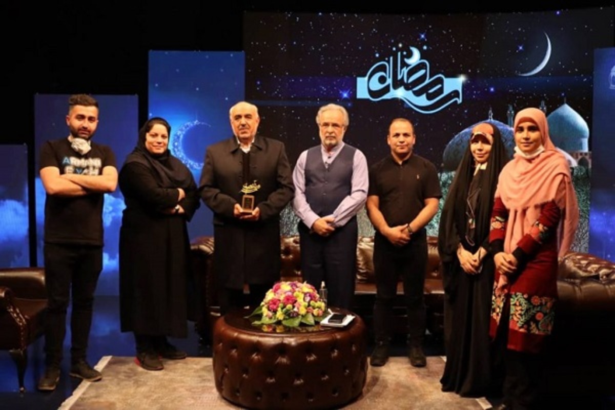 آنچه بیشتر مخاطبان تلویزیون از سابقه برنامه‌های افطار به خاطر دارند، حضور کاظم احمدزاده در برنامه «جشن‌رمضان» و تلاش برای باز کردن گره خانواده‌های گرفتار است.
