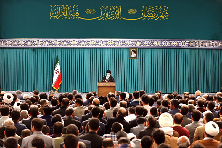 ببینید | بیانات رهبر انقلاب در محفل انس با قرآن