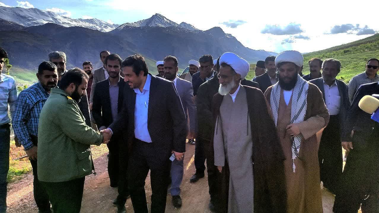 بازدید نماینده ولی فقیه در استان چهار محال و بختیاری از باغات شهرستان کوهرنگ و دو آب صمصامی
