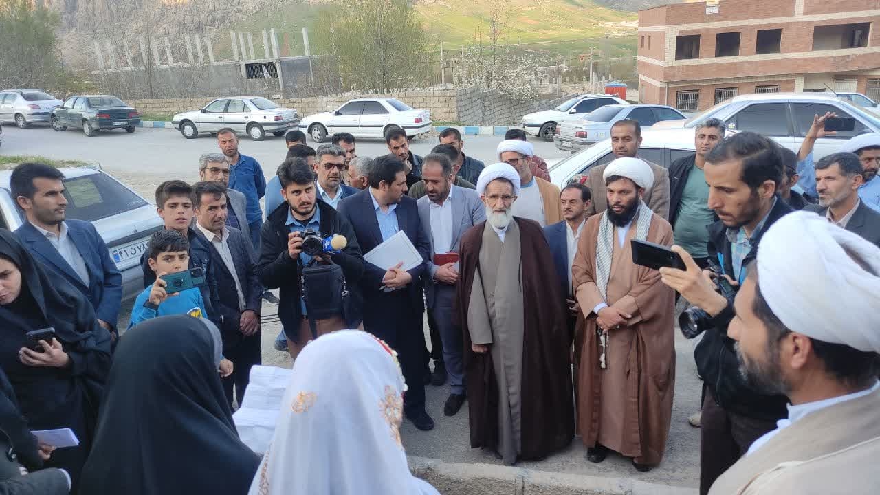 بازدید نماینده ولی فقیه در استان چهار محال و بختیاری از باغات شهرستان کوهرنگ و دو آب صمصامی