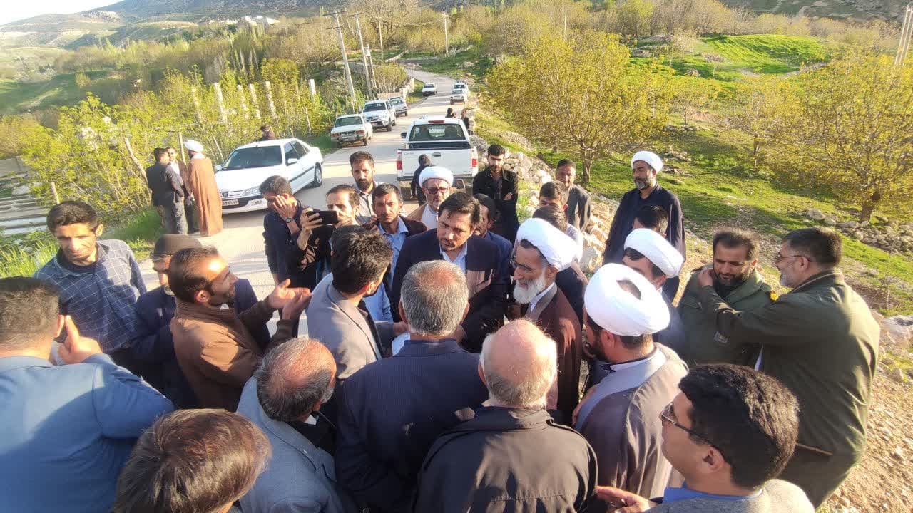 بازدید نماینده ولی فقیه در استان چهار محال و بختیاری از باغات شهرستان کوهرنگ و دو آب صمصامی